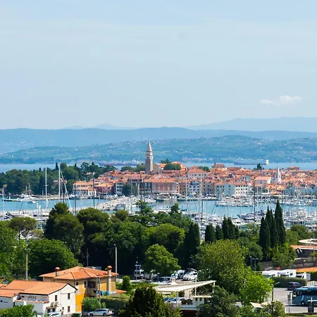 Apartma Gms With Sea View *